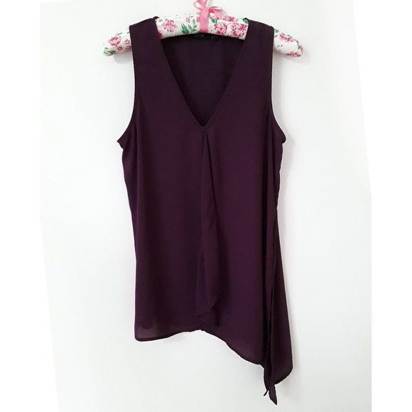 Asymmetrical, long flowy tank top - Picture 4 of 4